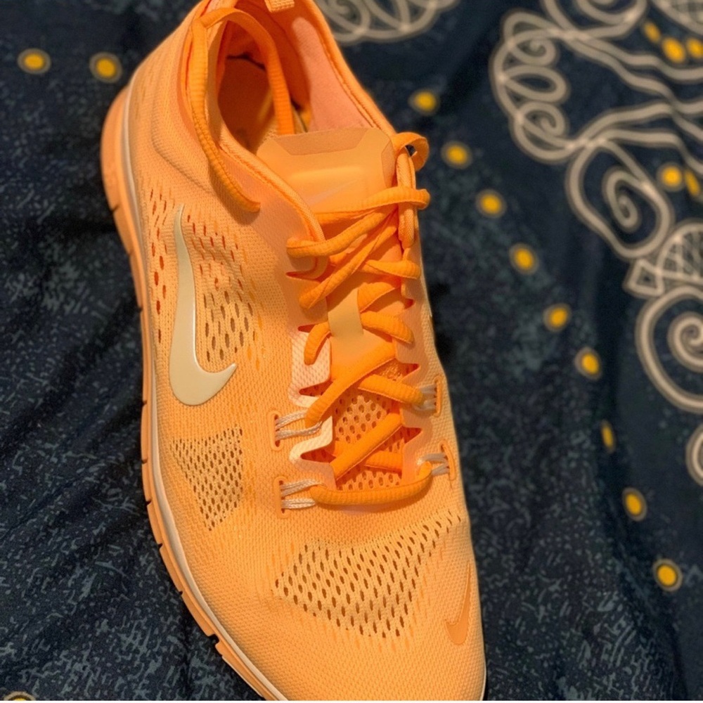 NIKE FREE SIZE 10 US WOMENS